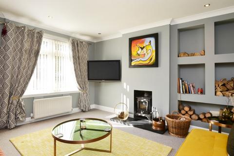 4 bedroom terraced house to rent, Dalhousie Avenue West, Bonnyrigg, Midlothian, EH19