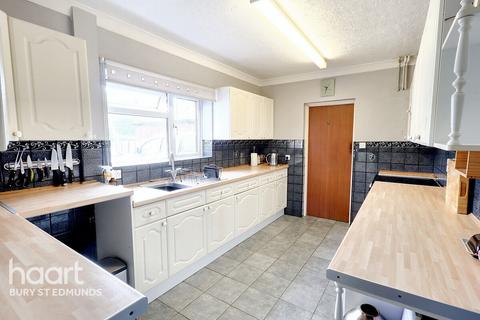 3 bedroom semi-detached house for sale, The Street, Hepworth, Diss