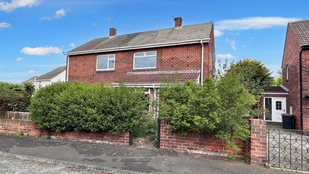 Seaton Avenue, NewbigginbytheSea... 2 bed semidetached house for