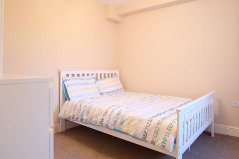 1 bedroom in a house share to rent, Eastern Avenue, Ilford IG2