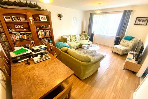 2 bedroom flat for sale, Burrows Court, Lumbertubs, Northampton NN3 8JW