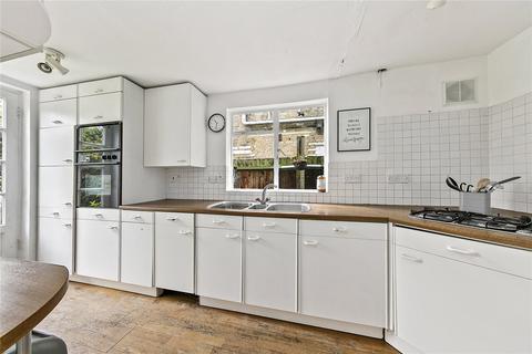 32 Lawn Crescent, Richmond, TW9 3NS