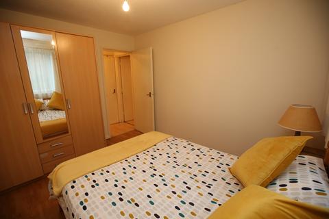 1 bedroom flat to rent, Reglan Close, TW4
