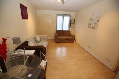 1 bedroom flat to rent, Reglan Close, TW4