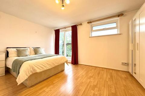 undefined, Glengall Grove, London E14
