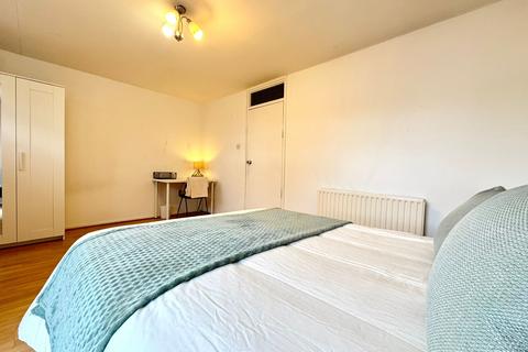 undefined, Glengall Grove, London E14