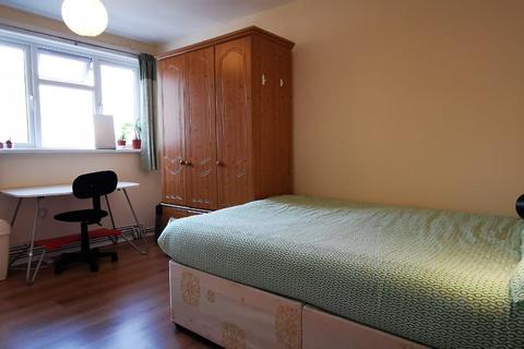 undefined, Glengall Grove, London E14