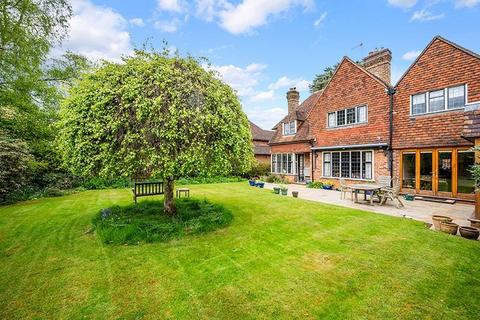 4 bedroom detached house for sale, Peter Avenue, Oxted RH8