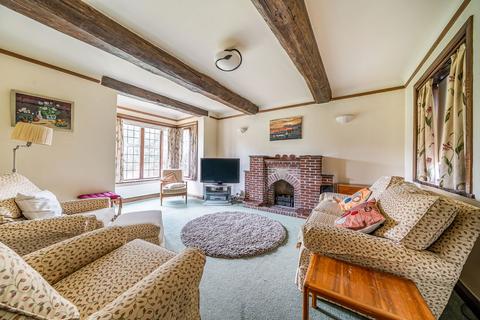 28 Peter Avenue, Oxted, RH8 9LG