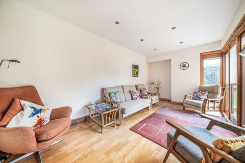 28 Peter Avenue, Oxted, RH8 9LG