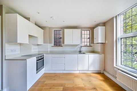 2 bedroom flat for sale, Flat 1, 30-32 Thames Street, Kingston Upon Thames, London, KT1 1PE
