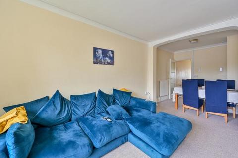 2 bedroom flat for sale, 13 Gate House, Ditton Road, Surbiton, Surrey, KT6 6RQ