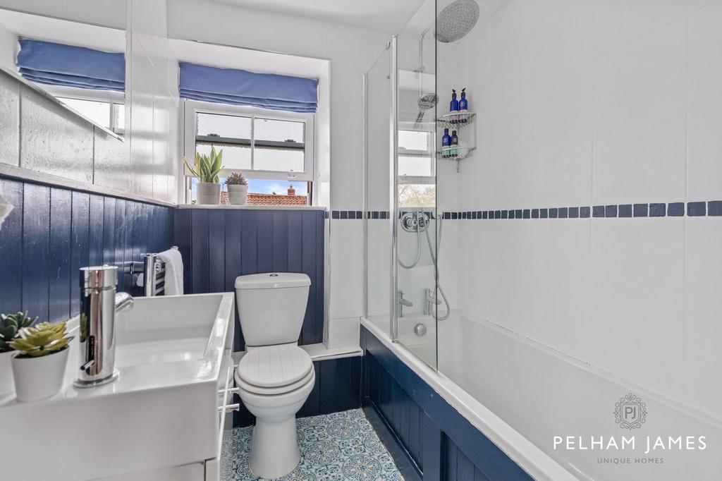 Bathroom, Roselea Cottage, Swayfield