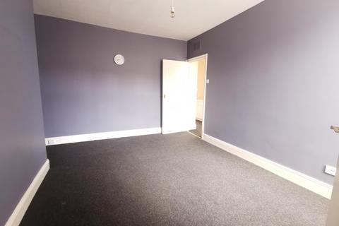 3 bedroom flat to rent, South Eldon Street, South Shields, NE33