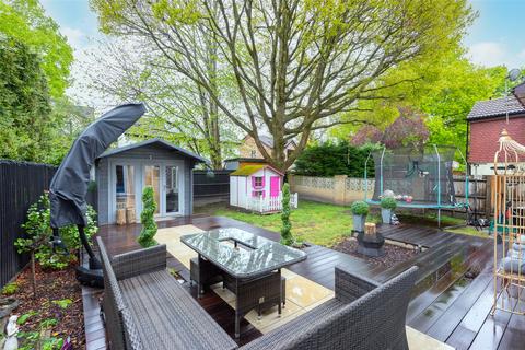 3 bedroom detached house for sale, Farnborough, Hampshire GU14