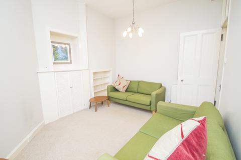 1 bedroom flat to rent, Rossie Place, Edinburgh EH7