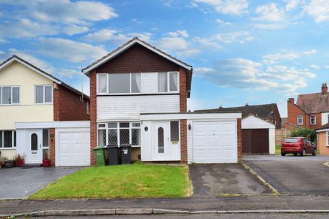 3 bedroom detached house to rent, Orkney Close, Nuneaton CV10