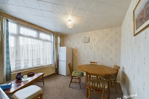 41 Hulbert End, Aylesbury, HP21 9DF