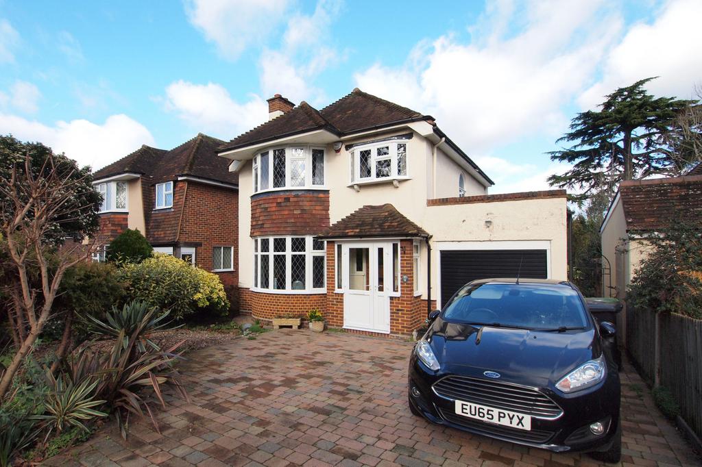 The Kingsway, Ewell Village, KT17 3 bed detached house for sale £799,000