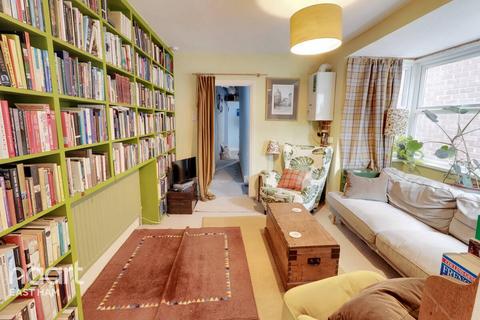 2 bedroom flat for sale, Goldsmith Avenue, London