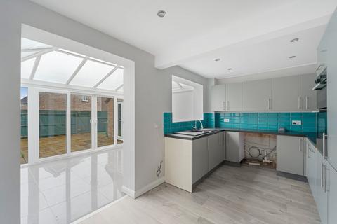 31 Canterbury Close, Weston-super-mare, BS22 7TS