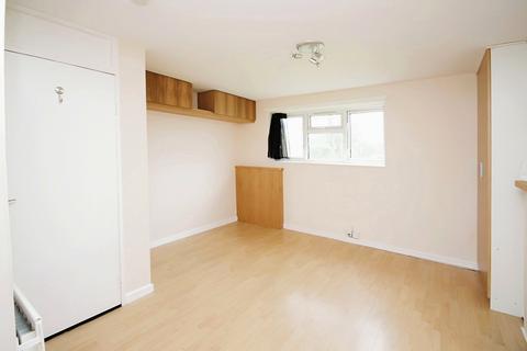 Studio to rent, Pattiswick Square, Basildon, SS14