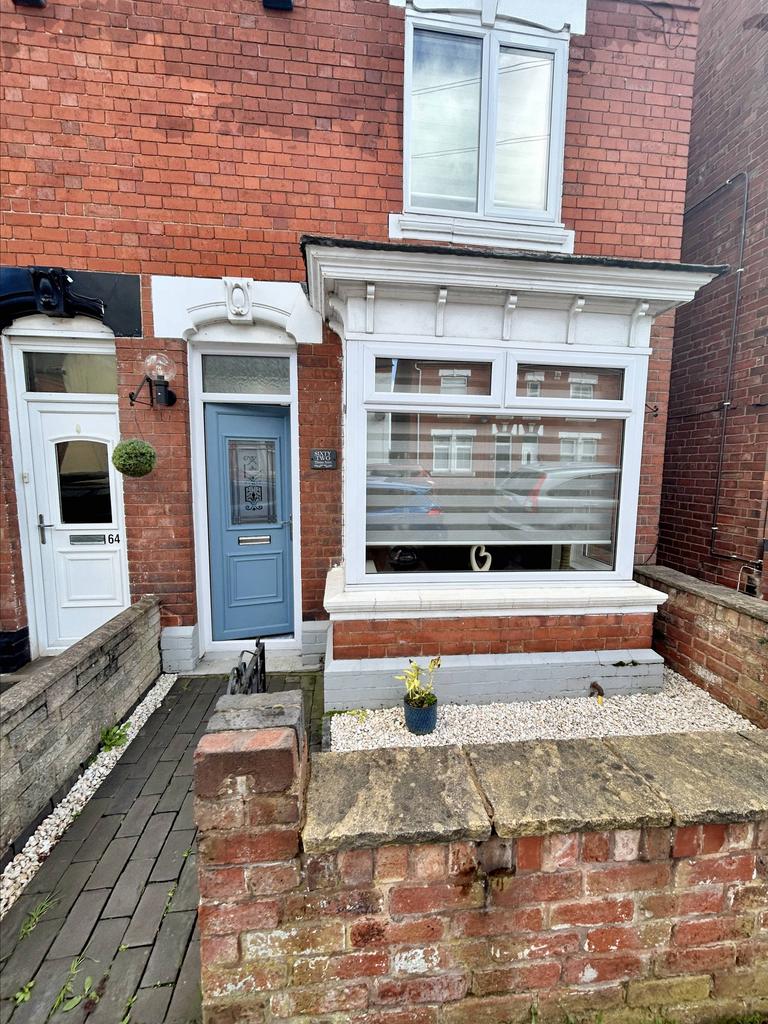 Thomas Street, Tamworth B77 2 bed terraced house to rent £750 pcm (£