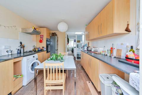 4 bedroom flat to rent, Weedington Road, Gospel Oak, London, NW5