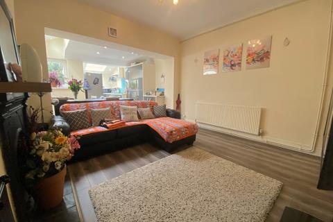 2 bedroom house to rent, Treharris Street, Roath , Cardiff