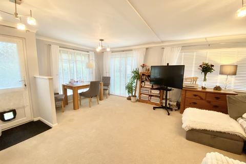2 bedroom park home for sale, Christchurch Dorset BH23 6TT