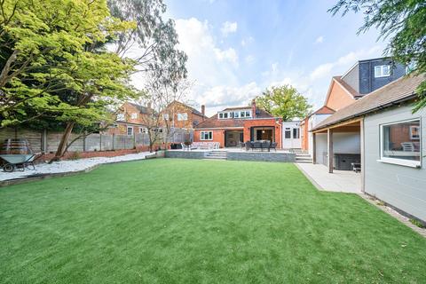 Moonrakers Forest Road, Binfield, Bracknell, RG42 4HB