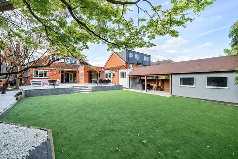 Moonrakers Forest Road, Binfield, Bracknell, RG42 4HB