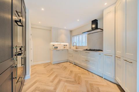 Moonrakers Forest Road, Binfield, Bracknell, RG42 4HB