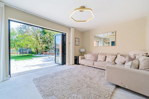 Moonrakers Forest Road, Binfield, Bracknell, RG42 4HB