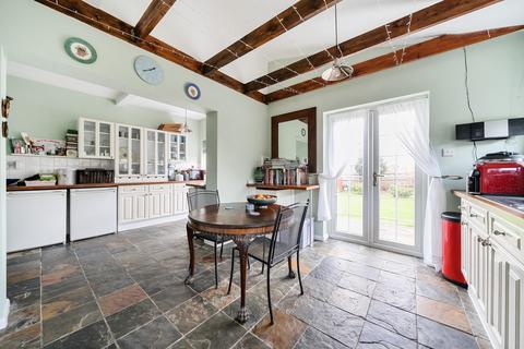 3 bedroom semi-detached house for sale, Glengall Road, Edgware, Greater London. HA8 8ST