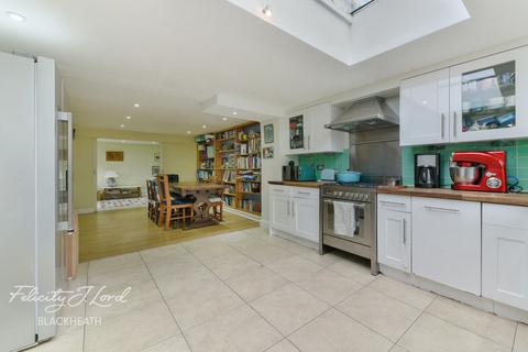 2 bedroom link detached house for sale, Sun Lane, London