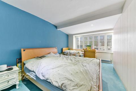 30 Sun Lane, London, SE3 8UG
