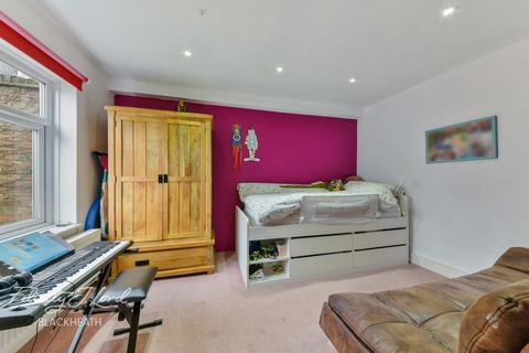 30 Sun Lane, London, SE3 8UG