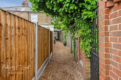 30 Sun Lane, London, SE3 8UG