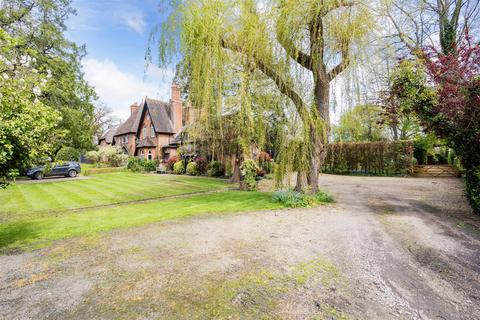 3 bedroom end of terrace house for sale, East Grinstead Road, Lingfield RH7