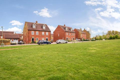4 bedroom semi-detached house for sale, Banbury,  Oxfordshire,  OX16