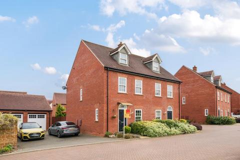 4 bedroom semi-detached house for sale, Banbury,  Oxfordshire,  OX16