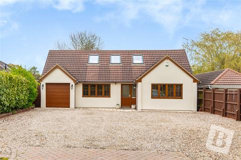 3 bedroom detached house for sale, Days Lane, Pilgrims Hatch, Brentwood, Essex, CM15