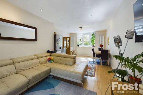 20 Bedfont Road, Feltham, TW13 4LT