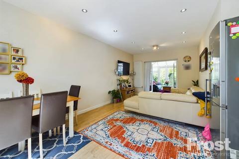 20 Bedfont Road, Feltham, TW13 4LT