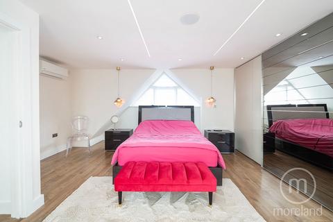 56 Wentworth Road, London, NW11 0RL