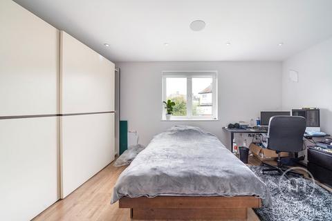 56 Wentworth Road, London, NW11 0RL