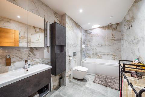 56 Wentworth Road, London, NW11 0RL