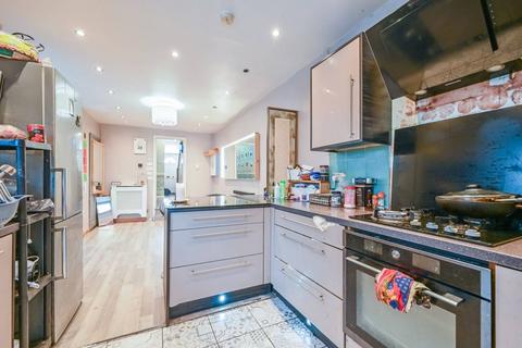 15 Sylvan Road, London, E17 7QR