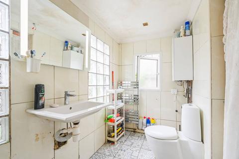 15 Sylvan Road, London, E17 7QR